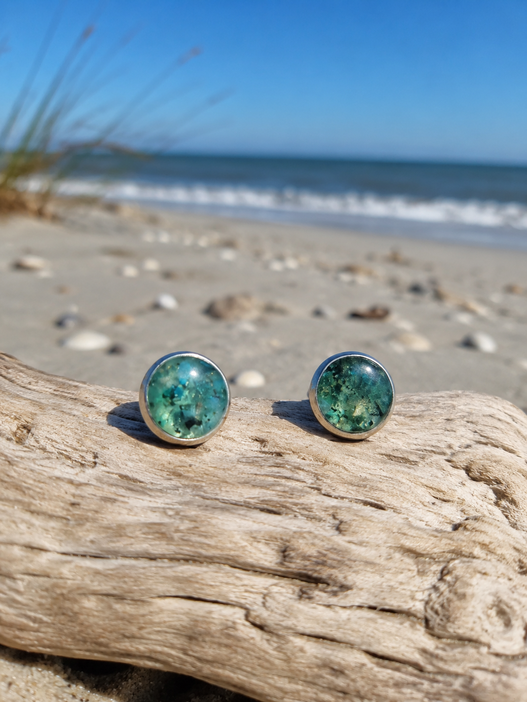 SHORE STUDS
